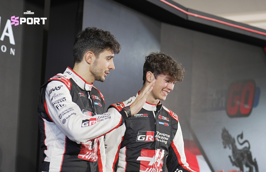 ภาพคณะผู้บริหาร สิงห์ คอร์เปอเรชั่น และ TGR HAAS F1 TEAM พร้อมนักแข่ง F1 ร่วมแถลงข่าวความร่วมมือเป็นพาร์ทเนอร์ระยะยาว เตรียมลุยศึก F1 ปี 2026-2028 5