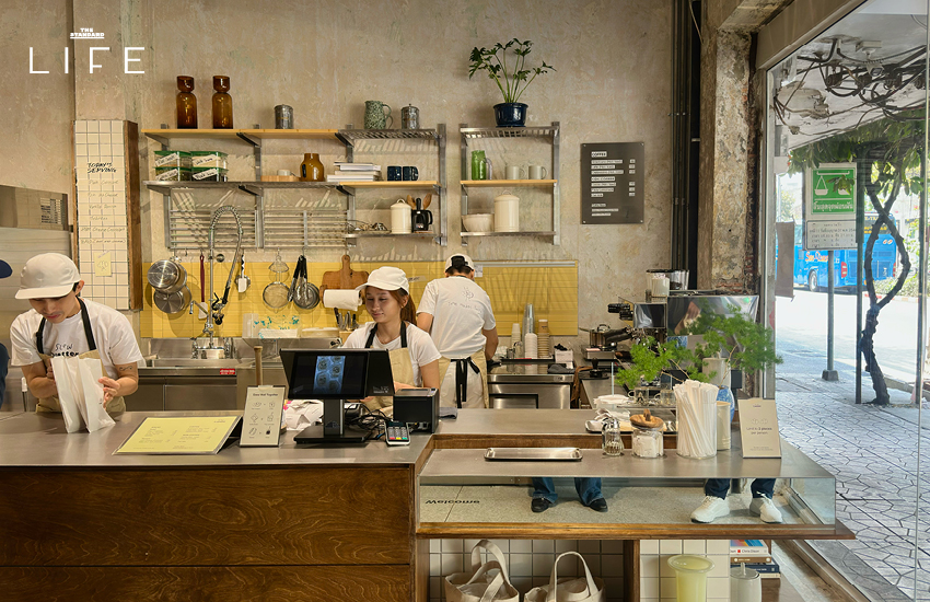 ภาพครัวซองต์อบสดใหม่จากร้าน Slow Butter เบเกอรีสไตล์สแกนดิเนเวียย่านหัวลำโพง 1