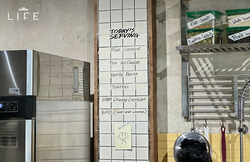 ภาพครัวซองต์อบสดใหม่จากร้าน Slow Butter เบเกอรีสไตล์สแกนดิเนเวียย่านหัวลำโพง 5