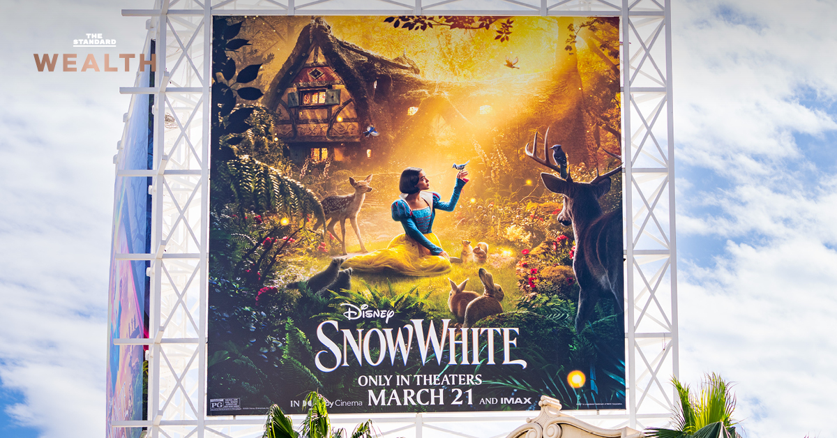 ภาพโปสเตอร์หรือตัวอย่างภาพยนตร์ Snow White ฉบับคนแสดงของ Disney ที่เผชิญภาวะขาดทุนอย่างหนัก