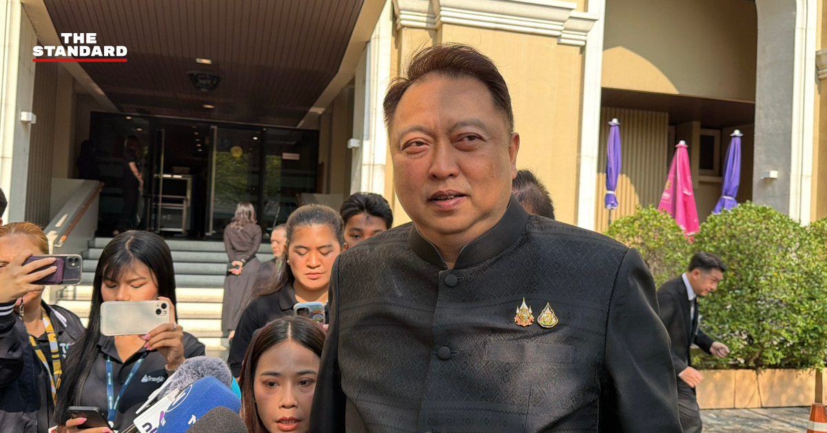 สุชาติ ชมกลิ่น รองนายกฯ และ รมว.ทรัพยากรธรรมชาติฯ ให้สัมภาษณ์สื่อถึงปมการนับคะแนนใหม่เลือกตั้งชลบุรี เขต 1