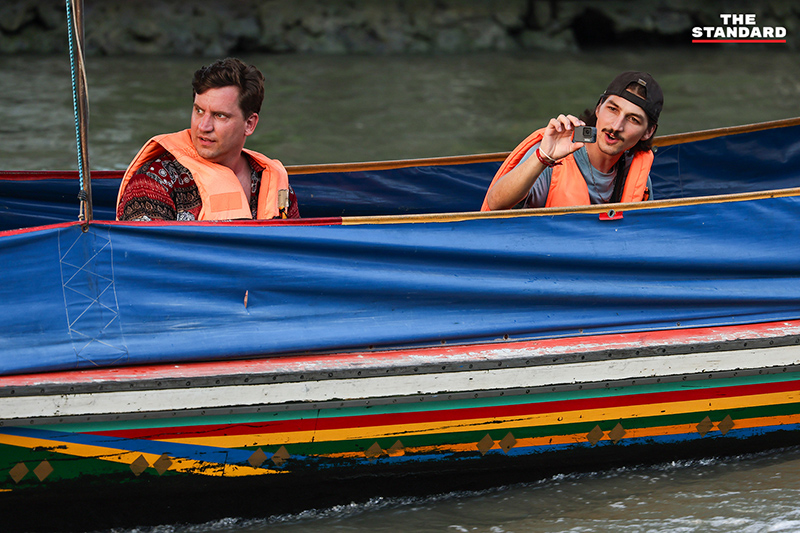 ภาพดวงอาทิตย์ตกลงตรงยอดพระเกศของพระพุทธธรรมกายเทพมงคล หรือพระใหญ่ วัดปากน้ำ ภาษีเจริญ 8