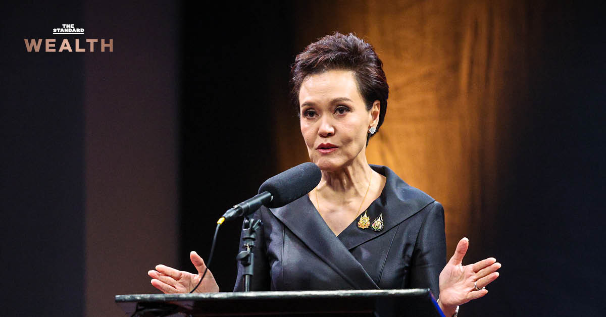 ศุภจี สุธรรมพันธุ์ รัฐมนตรีว่าการกระทรวงพาณิชย์ กำลังให้สัมภาษณ์เกี่ยวกับความคืบหน้าการเจรจาภาษีกับสหรัฐฯ