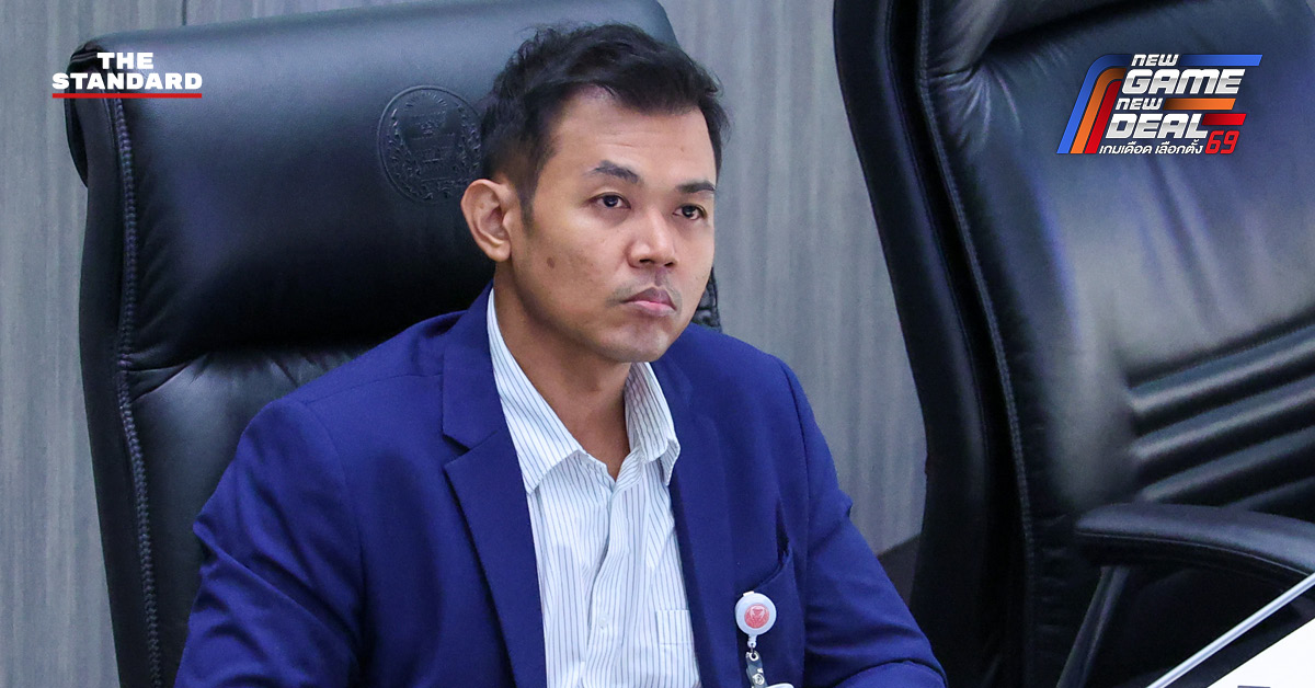 เทวฤทธิ์ มณีฉาย สมาชิกวุฒิสภา แถลงข่าวถึงการยื่นญัตติขอให้วุฒิสภาชะลอการเห็นชอบกรรมการการเลือกตั้ง 2 คน