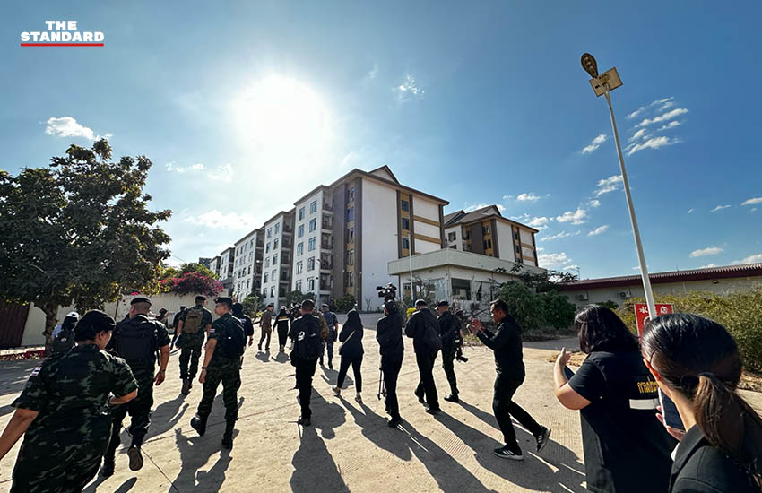 ทหารและตำรวจไทยนำคณะสื่อมวลชนไทยและต่างชาติเข้าตรวจสอบอาณาจักรสแกมเมอร์ข้ามชาติบริเวณชายแดนจังหวัดสุรินทร์ 1