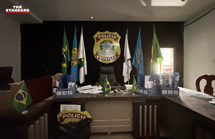 ทหารและตำรวจไทยนำคณะสื่อมวลชนไทยและต่างชาติเข้าตรวจสอบอาณาจักรสแกมเมอร์ข้ามชาติบริเวณชายแดนจังหวัดสุรินทร์ 13