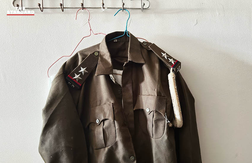 ทหารและตำรวจไทยนำคณะสื่อมวลชนไทยและต่างชาติเข้าตรวจสอบอาณาจักรสแกมเมอร์ข้ามชาติบริเวณชายแดนจังหวัดสุรินทร์ 14