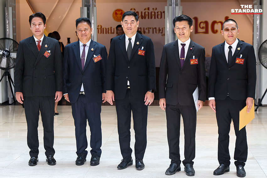 ภาพ สส.ชุดที่ 27 ทยอยเข้ารายงานตัวที่อาคารรัฐสภา โดยมี สุชาดา ซางแทนทรัพย์ สส.ชัยภูมิ พรรคภูมิใจไทย เป็นคนแรก 4