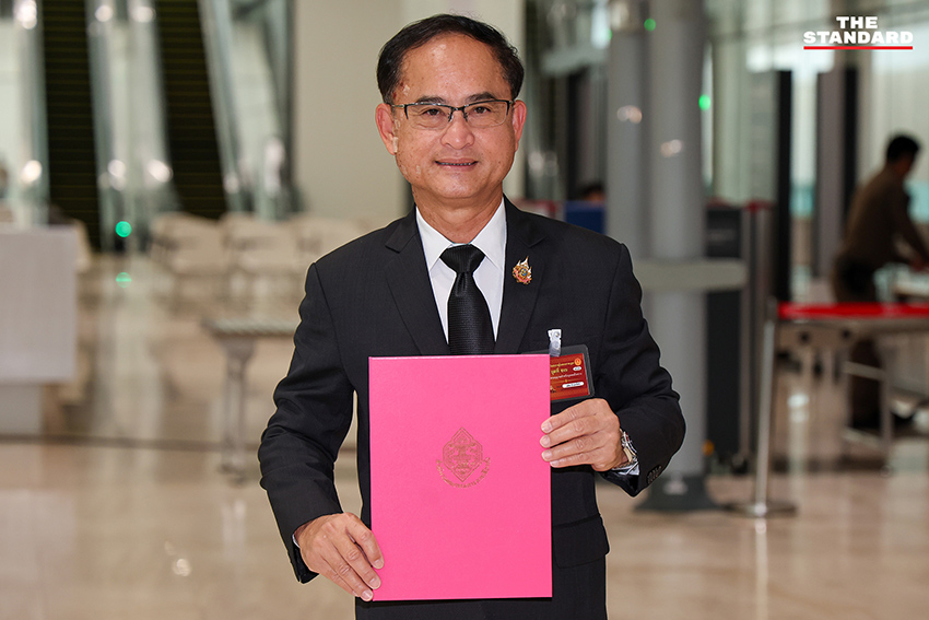 ภาพ สส.ชุดที่ 27 ทยอยเข้ารายงานตัวที่อาคารรัฐสภา โดยมี สุชาดา ซางแทนทรัพย์ สส.ชัยภูมิ พรรคภูมิใจไทย เป็นคนแรก 9