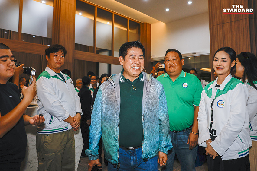 ร้อยเอก ธรรมนัส พรหมเผ่า หัวหน้าพรรคกล้าธรรม ให้สัมภาษณ์สื่อมวลชนถึงผลการเลือกตั้งและสถานการณ์การเมือง 9