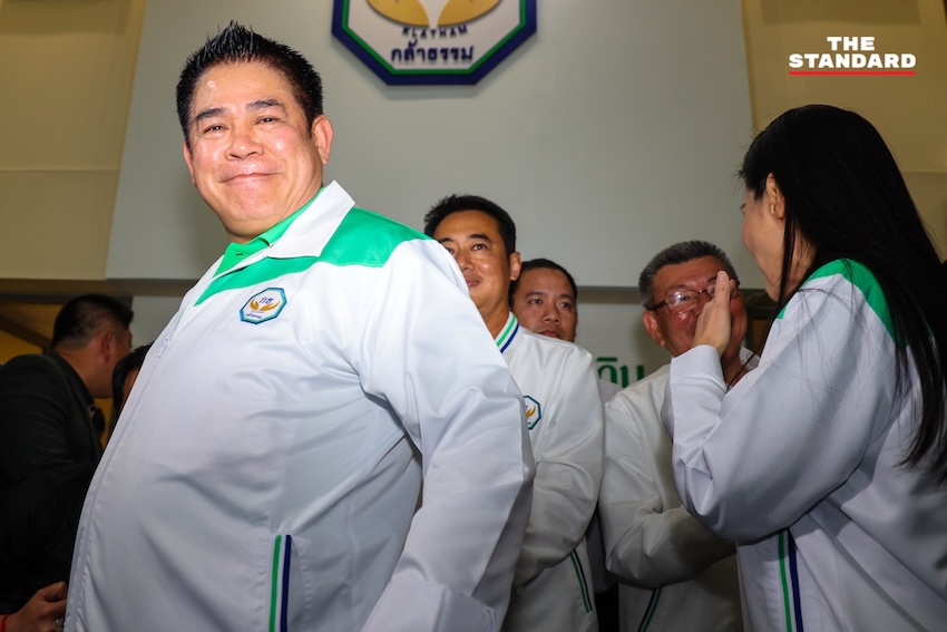 ร.อ. ธรรมนัส พรหมเผ่า ประธานที่ปรึกษาพรรคกล้าธรรม แถลงข่าวถึงการตัดสินใจร่วมรัฐบาลและปมข่าวขัดแย้งพรรคภูมิใจไทย 11