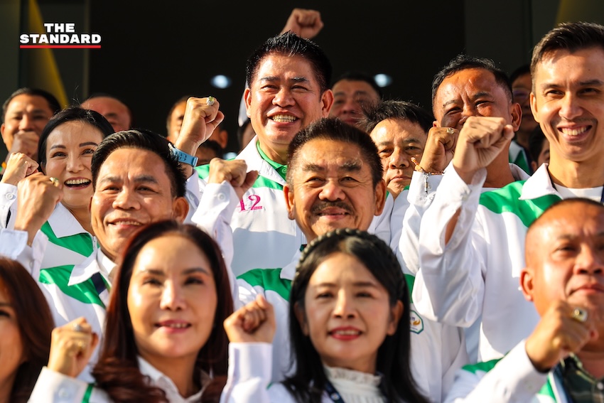 ร.อ. ธรรมนัส พรหมเผ่า ประธานที่ปรึกษาพรรคกล้าธรรม แถลงข่าวถึงการตัดสินใจร่วมรัฐบาลและปมข่าวขัดแย้งพรรคภูมิใจไทย 3