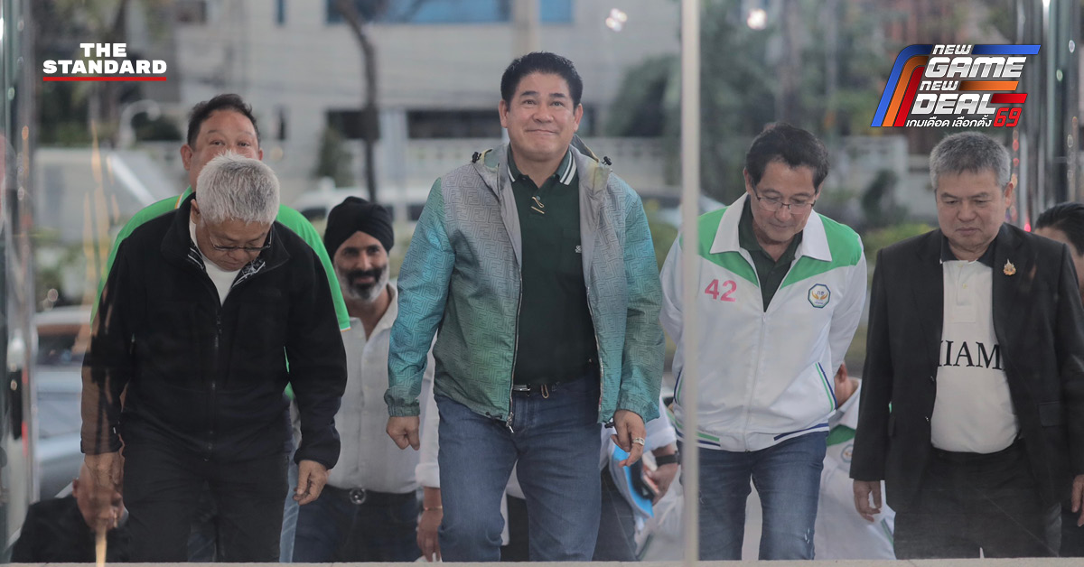 ร.อ. ธรรมนัส พรหมเผ่า แคนดิเดตนายกรัฐมนตรี พรรคกล้าธรรม ให้สัมภาษณ์สื่อมวลชนที่ทำการพรรค ถึงผลเลือกตั้งและปมบัตรถูกขโมย