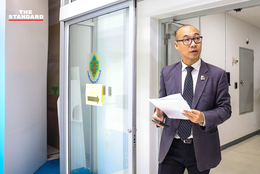 ทันกวินท์ รัฐวัฒก์อังกูร ยื่นหนังสือต่อ คณะกรรมการการเลือกตั้ง (กกต.) กรณีขอให้ส่งศาลยุบพรรคประชาชน 5