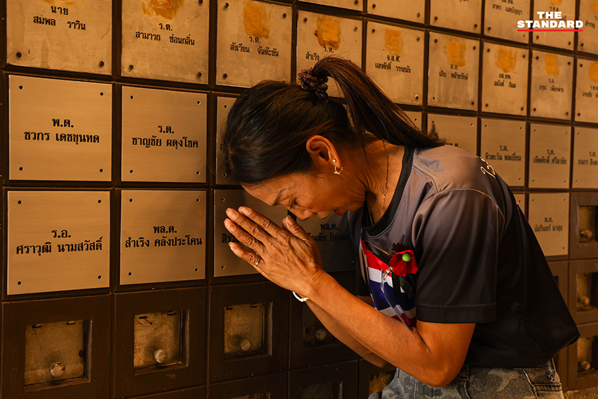 ภาพทหารผ่านศึกเดินขบวนสวนสนามอย่างยิ่งใหญ่ ณ อนุสาวรีย์ชัยสมรภูมิ ในวันทหารผ่านศึก เพื่อรำลึกถึงวีรบุรุษผู้เสียสละ 11