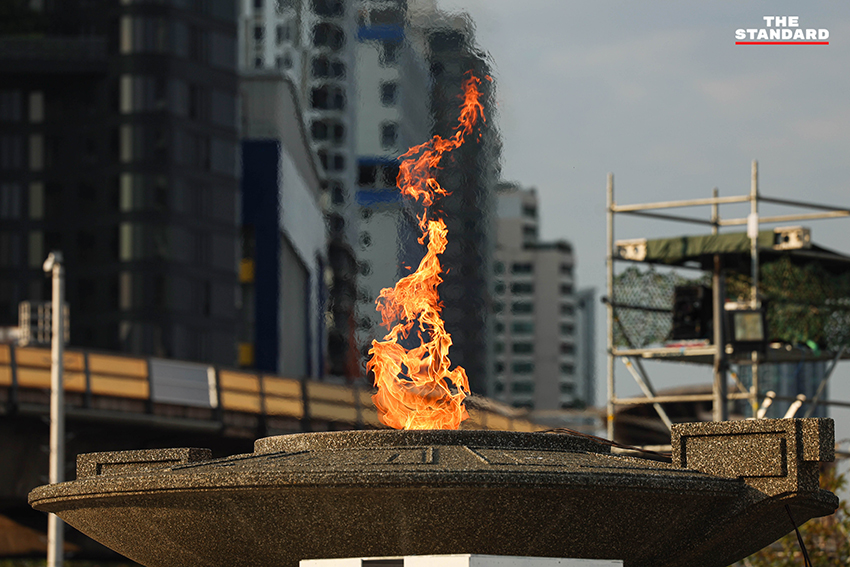 ภาพทหารผ่านศึกเดินขบวนสวนสนามอย่างยิ่งใหญ่ ณ อนุสาวรีย์ชัยสมรภูมิ ในวันทหารผ่านศึก เพื่อรำลึกถึงวีรบุรุษผู้เสียสละ 18