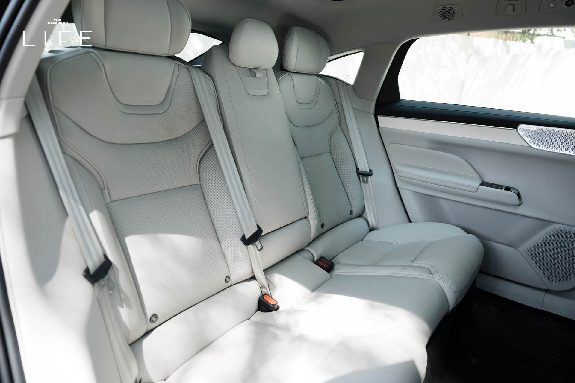 Volvo ES90 ซีดานไฟฟ้าที่บาลานซ์ดีไซน์ ความสบายและสมรรถนะอย่างมีชั้นเชิง 11