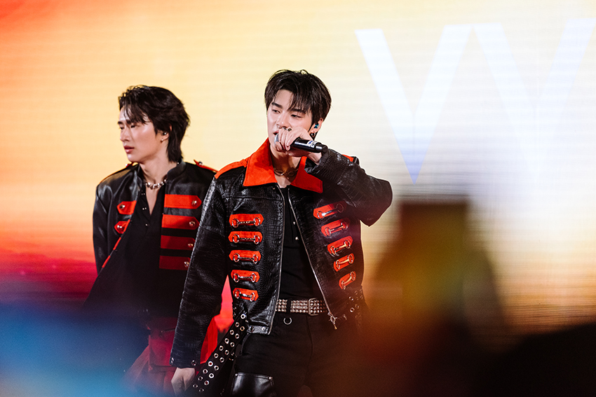 ภาพบรรยากาศงาน VVV Debut Stage สเตจเปิดตัวบอยกรุ๊ป VVV จากค่าย Whoop Music ณ ศูนย์การค้าเซ็นทรัลเวิลด์ 4