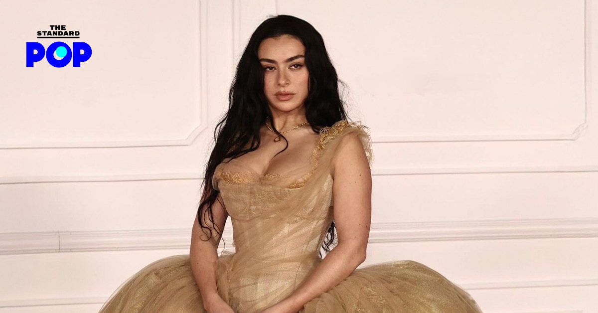 ภาพ Charli xcx ศิลปินที่เพลงประกอบภาพยนตร์ Wuthering Heights ทำยอดสตรีมพุ่งสูง