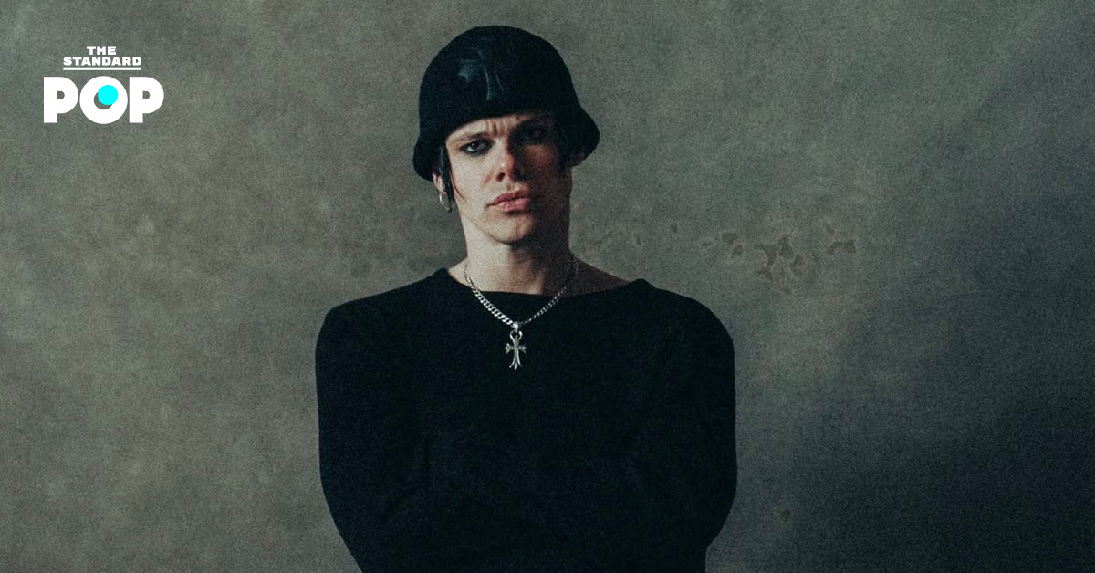 ภาพ YUNGBLUD ศิลปินหนุ่มชาวอังกฤษผู้แสดงความสนใจทำเพลงประกอบภาพยนตร์ James Bond ร่วมกับวง Oasis