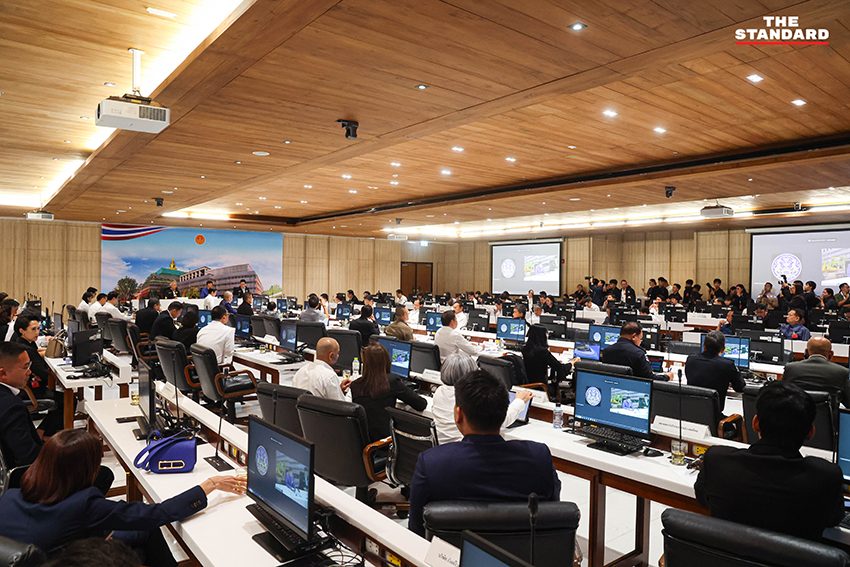 นายกฯ นั่งโต๊ะ ศบก.  สั่งเช็กทั้งระบบ ปมน้ำมันหาย คุมส่งออก-สกัดกำไรเกินควร