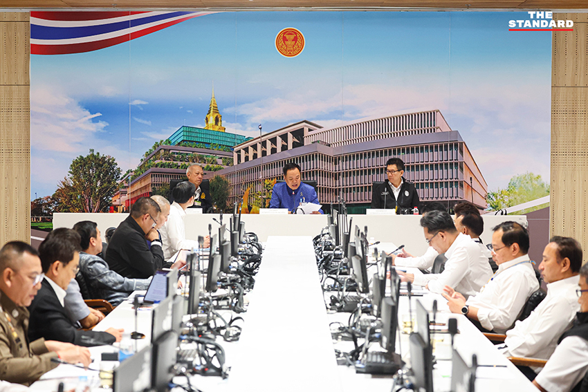 นายกฯ นั่งโต๊ะ ศบก.  สั่งเช็กทั้งระบบ ปมน้ำมันหาย คุมส่งออก-สกัดกำไรเกินควร
