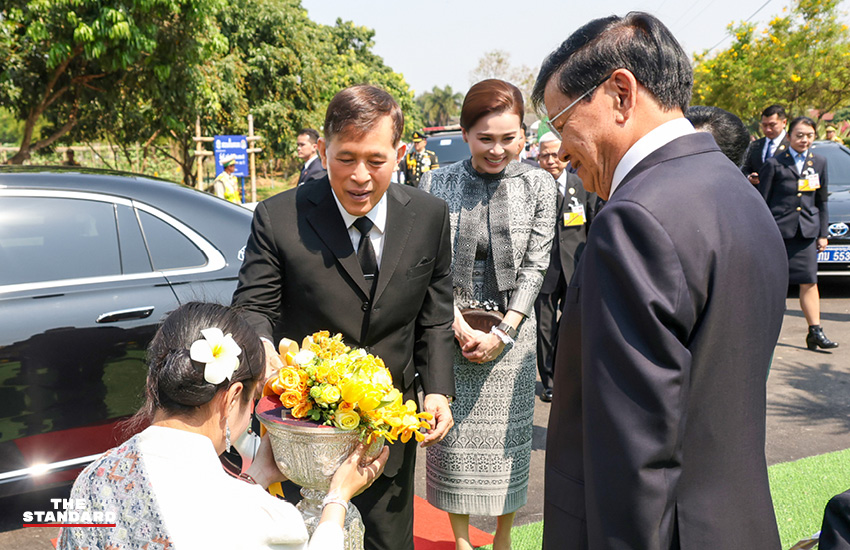 king-queen-laos-visit-day3-huay-son-huay-sua-center