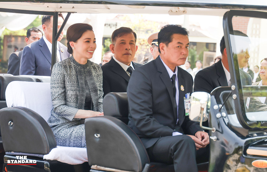 king-queen-laos-visit-day3-huay-son-huay-sua-center