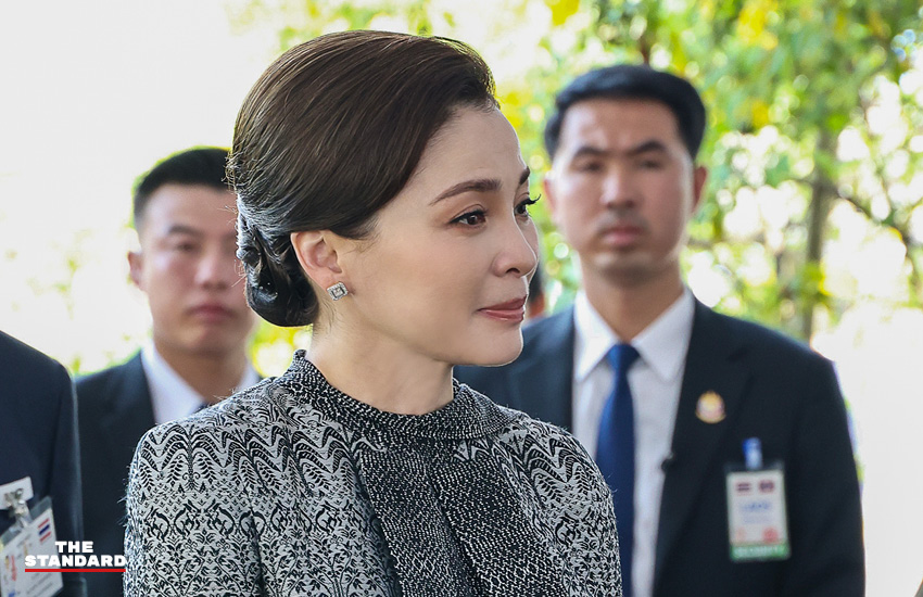 king-queen-laos-visit-day3-huay-son-huay-sua-center