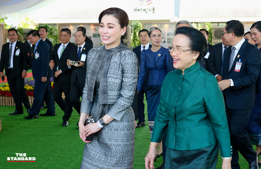 king-queen-laos-visit-day3-huay-son-huay-sua-center