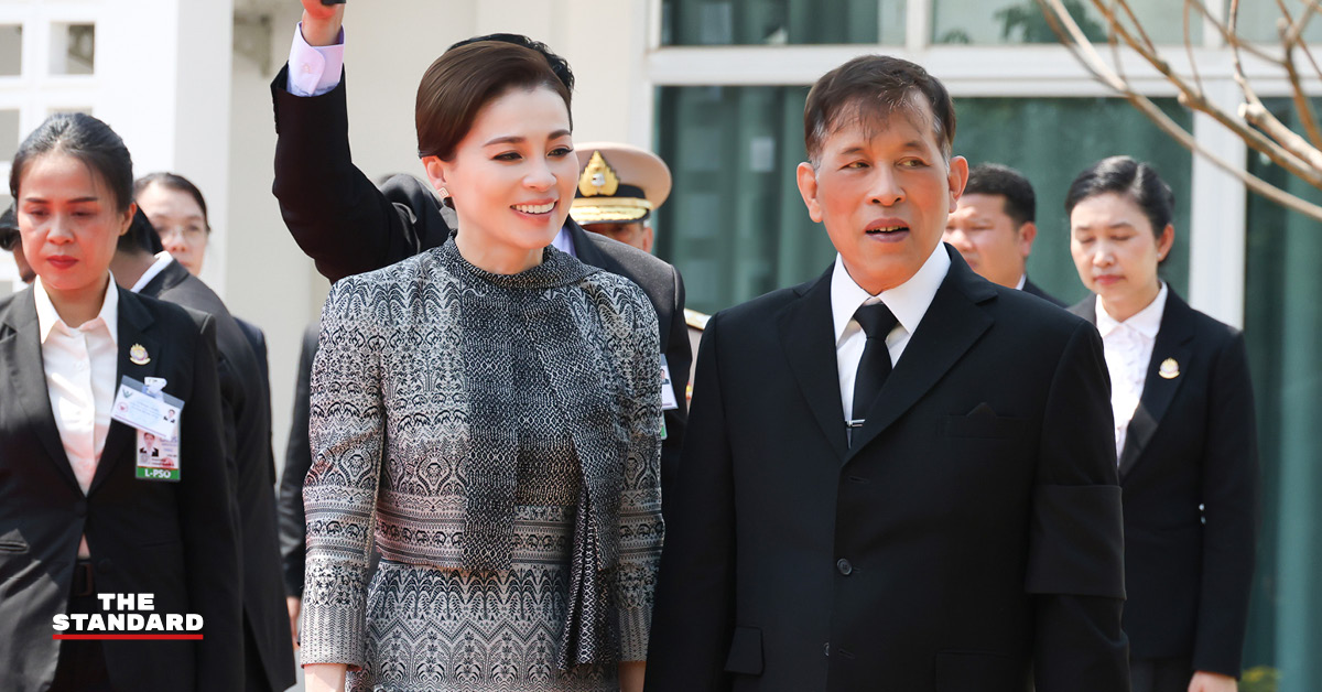 king-queen-laos-visit-day3-huay-son-huay-sua-center