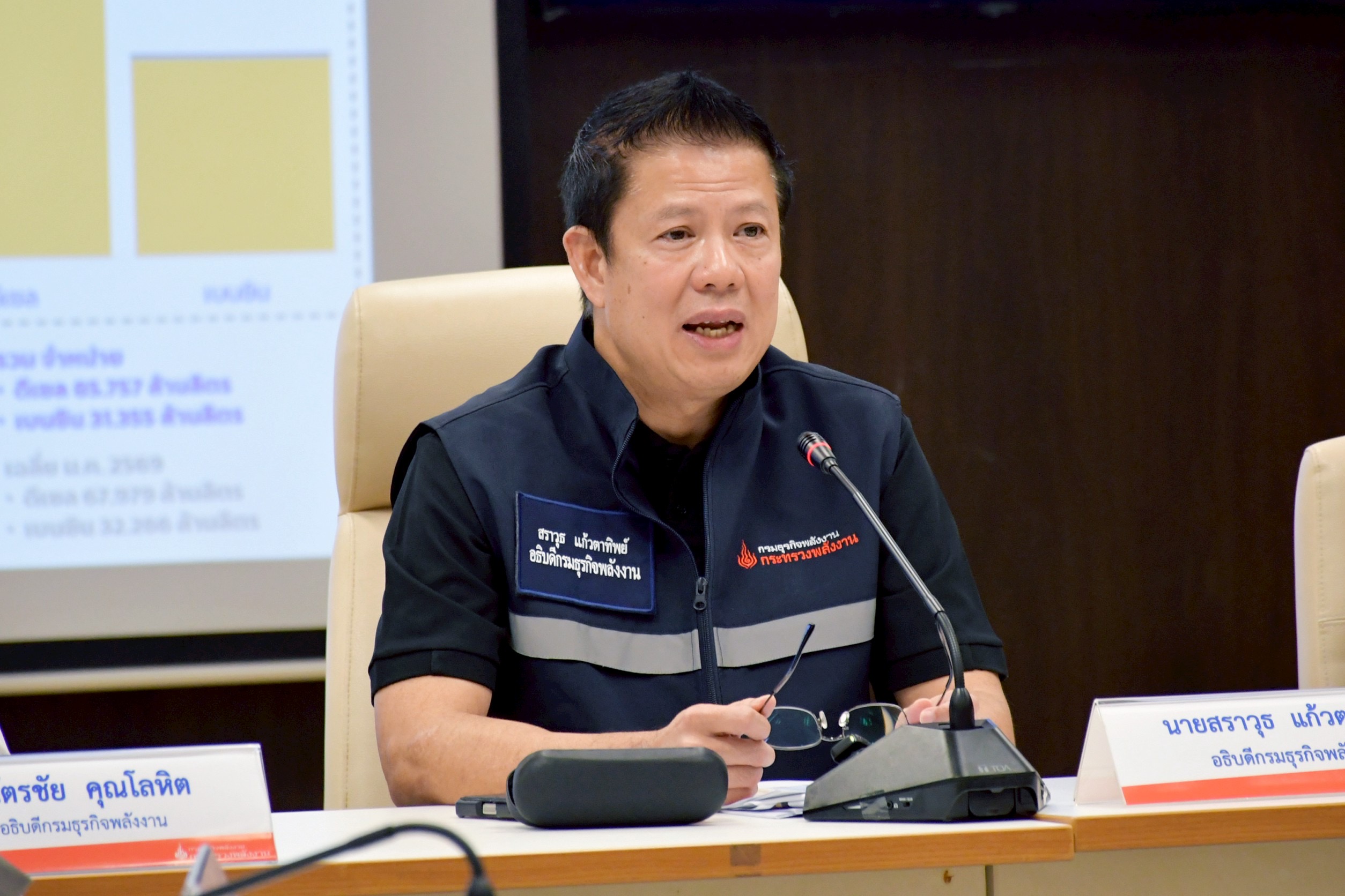 6 โรงกลั่นน้ำมันยืนยันไม่มี ‘กักตุน’ กรมธุรกิจพลังงาน ขอเวลาตรวจสอบทั้งระบบ สรุปใน 2 สัปดาห์