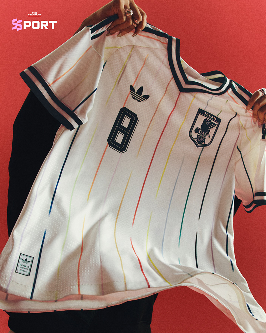 ชุดเยือน adidas สำหรับ ฟุตบอลโลก 2026 ในดีไซน์ย้อนยุค 90s พร้อมโลโก้ Trefoil อันเป็นเอกลักษณ์ 3