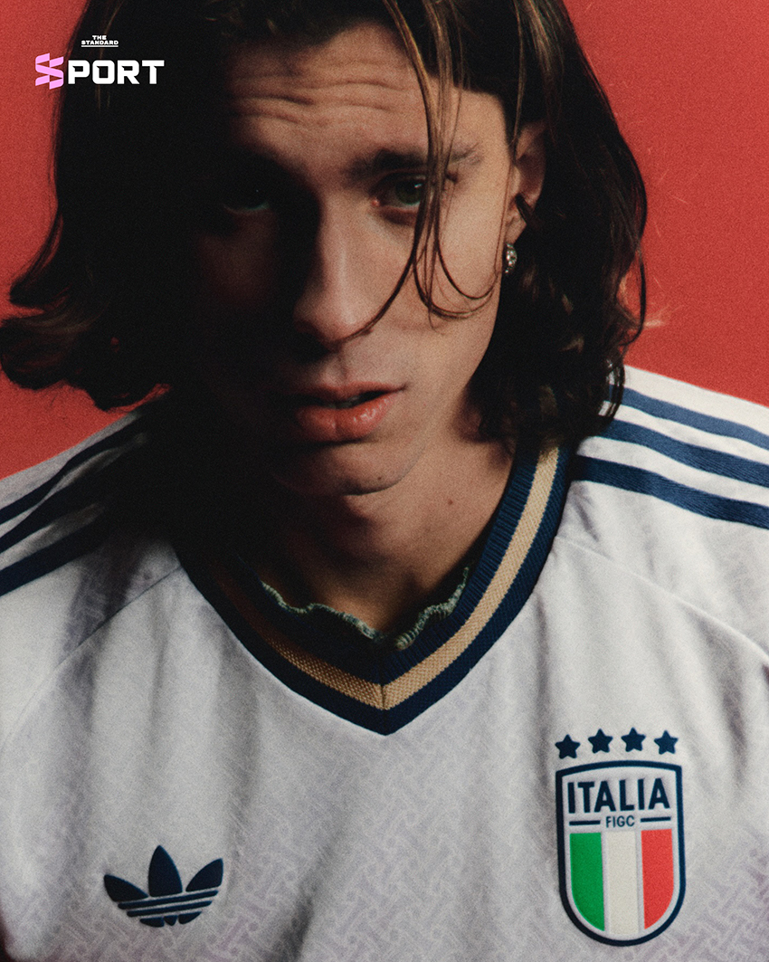 ชุดเยือน adidas สำหรับ ฟุตบอลโลก 2026 ในดีไซน์ย้อนยุค 90s พร้อมโลโก้ Trefoil อันเป็นเอกลักษณ์ 9