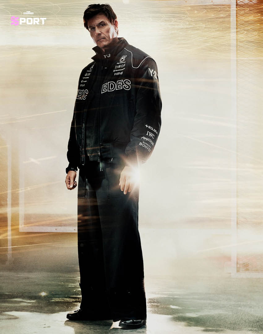 ภาพโปรโมตคอลเล็กชัน adidas Y-3 x Mercedes F1 Team ลาย ‘Wolf’ สะท้อนบรรยากาศการแข่งขันยามค่ำคืนในสนามแข่ง 2