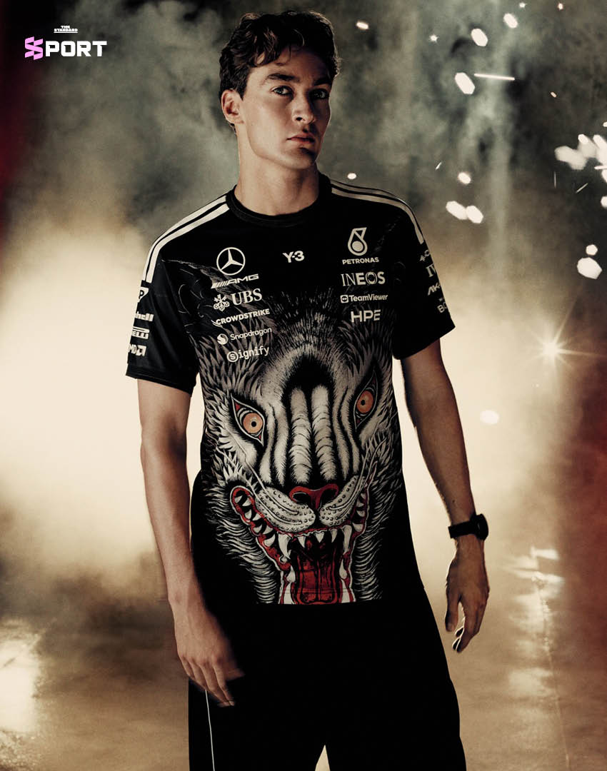 ภาพโปรโมตคอลเล็กชัน adidas Y-3 x Mercedes F1 Team ลาย ‘Wolf’ สะท้อนบรรยากาศการแข่งขันยามค่ำคืนในสนามแข่ง 4