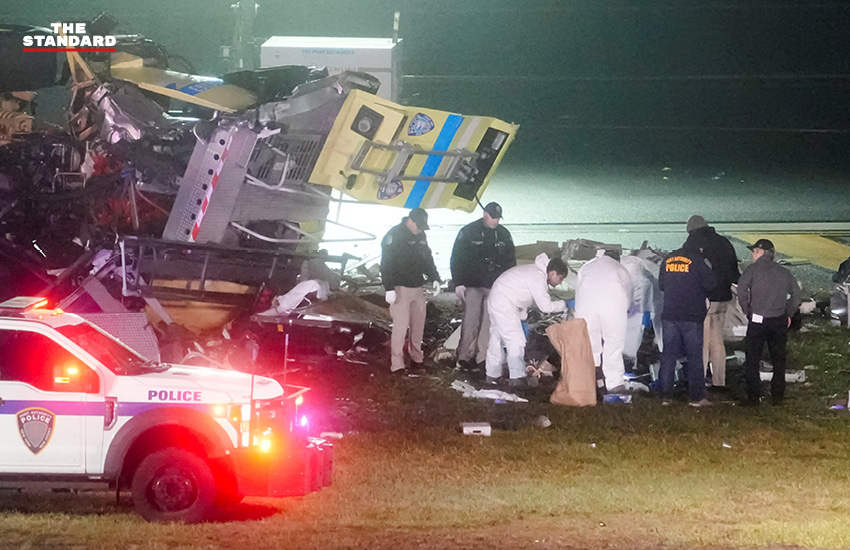 ภาพเครื่องบิน Air Canada ชน รถดับเพลิง ที่สนามบินลาการ์เดีย นิวยอร์ก ซึ่งมีนักบินเสียชีวิต 2 ราย 3