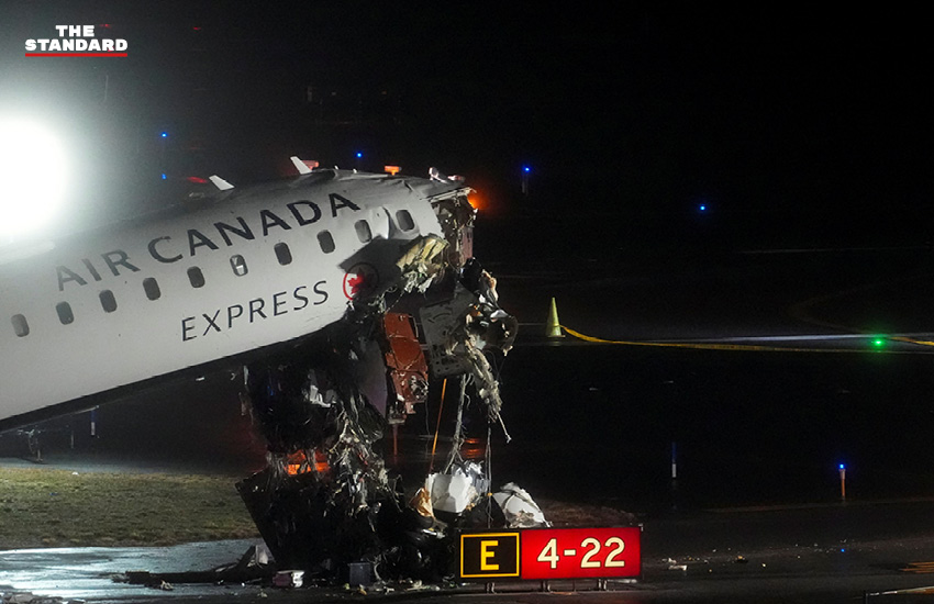 ภาพเครื่องบิน Air Canada ชน รถดับเพลิง ที่สนามบินลาการ์เดีย นิวยอร์ก ซึ่งมีนักบินเสียชีวิต 2 ราย 4