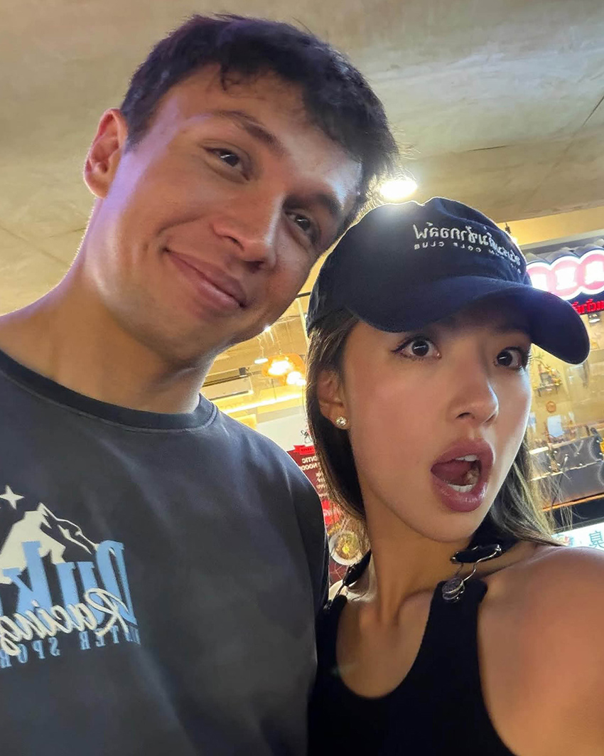 ภาพ อเล็กซ์ อัลบอน นักขับ F1 และ มูนี เหอ คู่หมั้นนักกอล์ฟ พักผ่อนที่ประเทศไทย 2