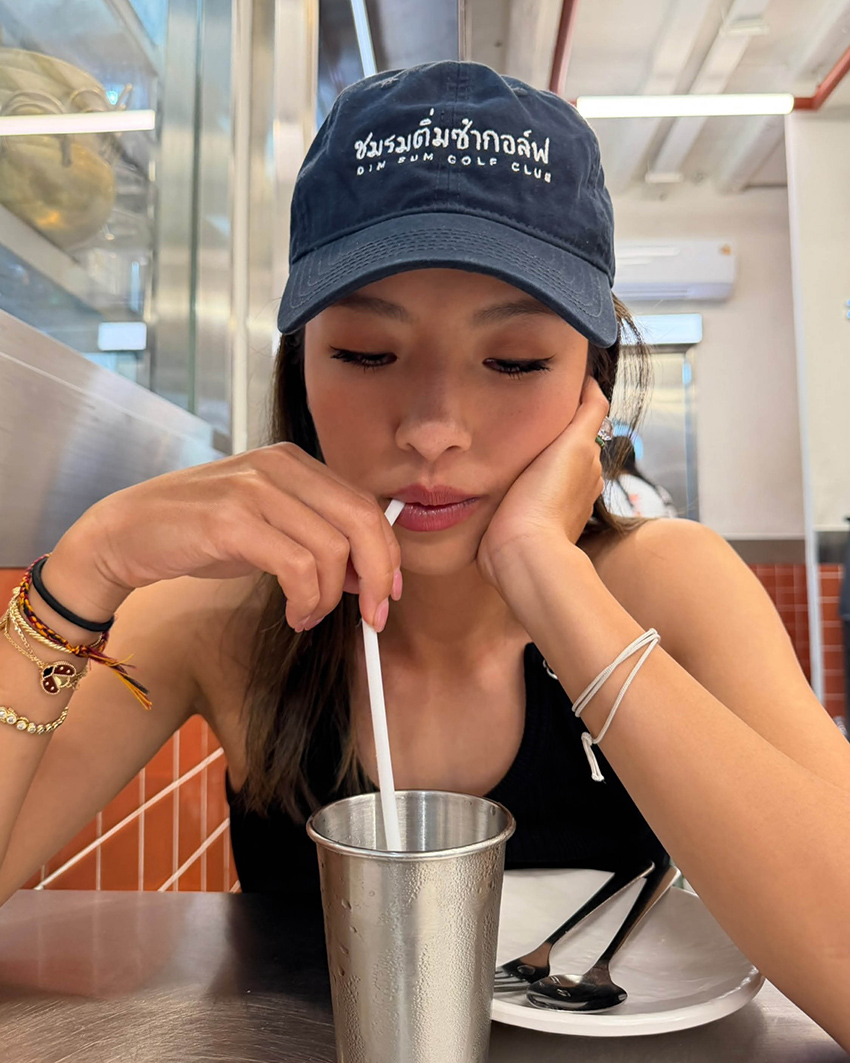 ภาพ อเล็กซ์ อัลบอน นักขับ F1 และ มูนี เหอ คู่หมั้นนักกอล์ฟ พักผ่อนที่ประเทศไทย 3