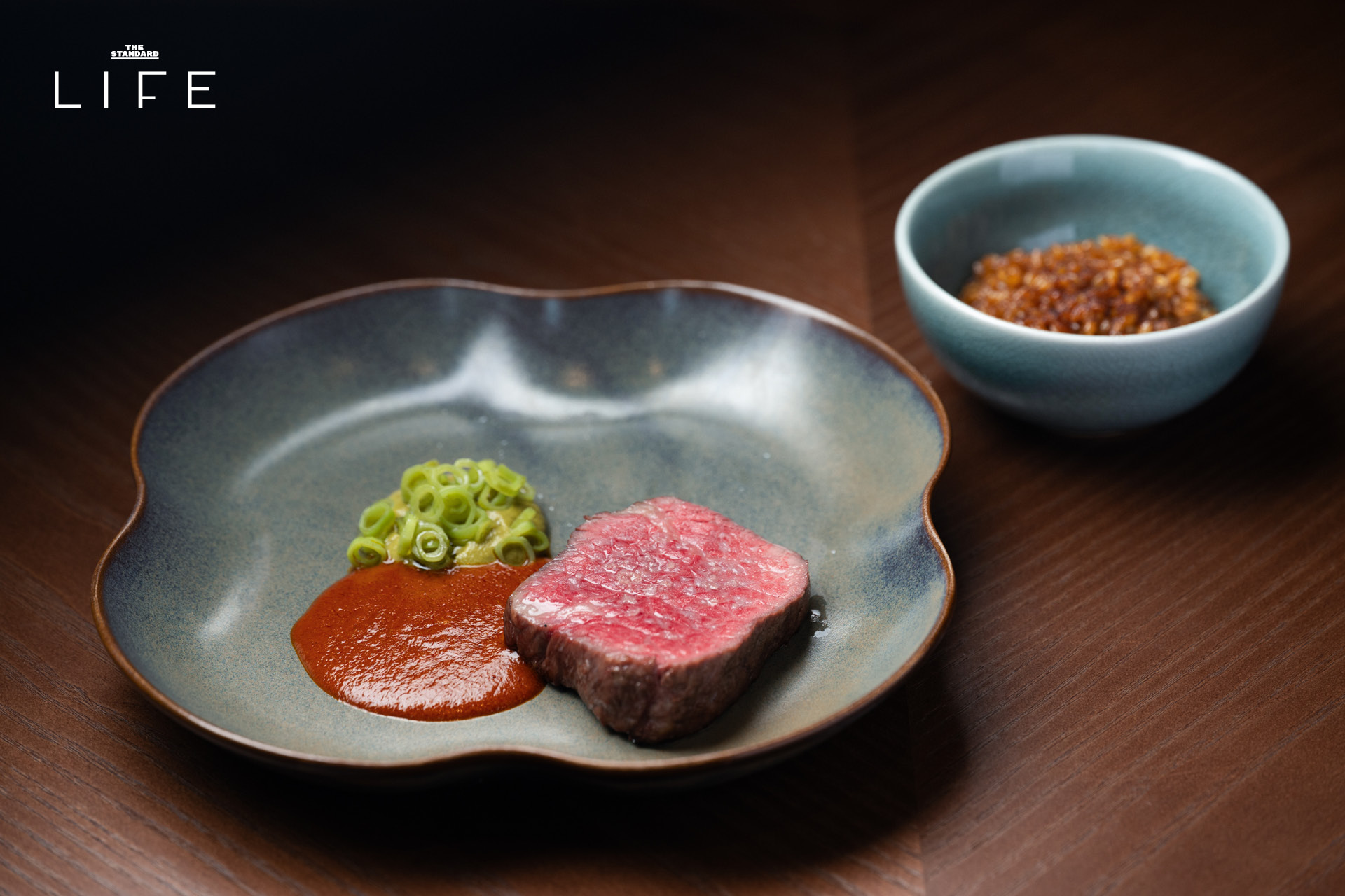 เชฟจอห์น จันทรศักดิ์ และทีมงาน AngloThai กำลังปรุงอาหารในงานป๊อปอัพที่ โรงแรมดุสิตธานี กรุงเทพฯ 4