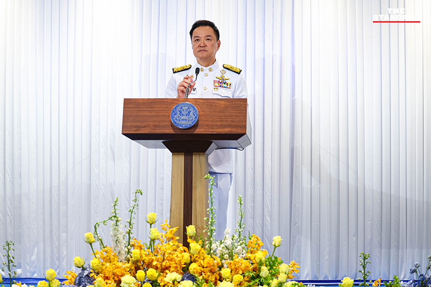 อนุทิน ชาญวีรกูล พร้อมครอบครัวและแกนนำพรรคร่วมรัฐบาล ในพิธีรับพระบรมราชโองการโปรดเกล้าฯ แต่งตั้งเป็นนายกรัฐมนตรีสมัยที่ 2 7