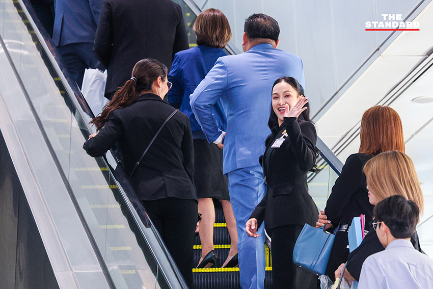 นายอนุทิน ชาญวีรกูล หัวหน้าพรรคภูมิใจไทย นำคณะ สส. ของพรรค จำนวน 191 คน เข้ารายงานตัวต่อสภาผู้แทนราษฎร 18