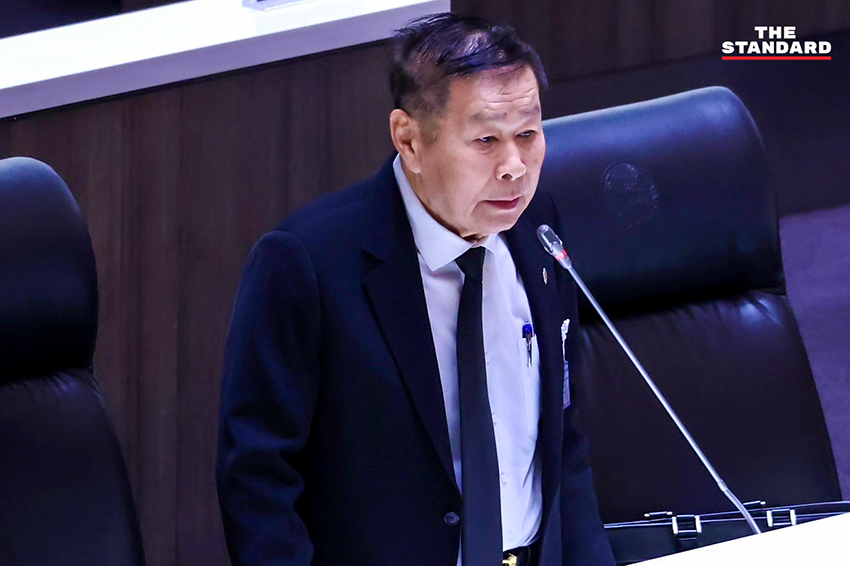 ภาพ ส.ส. พรรคร่วมรัฐบาลแสดงความยินดีกับ อนุทิน ชาญวีรกูล หลังได้รับเลือกเป็นนายกรัฐมนตรี 18