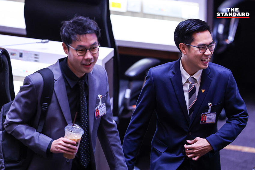 ภาพ สส. อภิปรายคุณสมบัติ อนุทิน ชาญวีรกูล และ ณัฐพงษ์ เรืองปัญญาวุฒิ ในการประชุมสภาผู้แทนราษฎร ก่อนลงมติเลือกนายกรัฐมนตรี 20