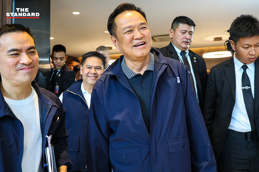 นายกฯ อนุทิน ชาญวีรกูล แถลงข่าวกรณีสั่งสอบกักตุนน้ำมันและเร่งตรวจสอบคุณสมบัติ ครม. 4