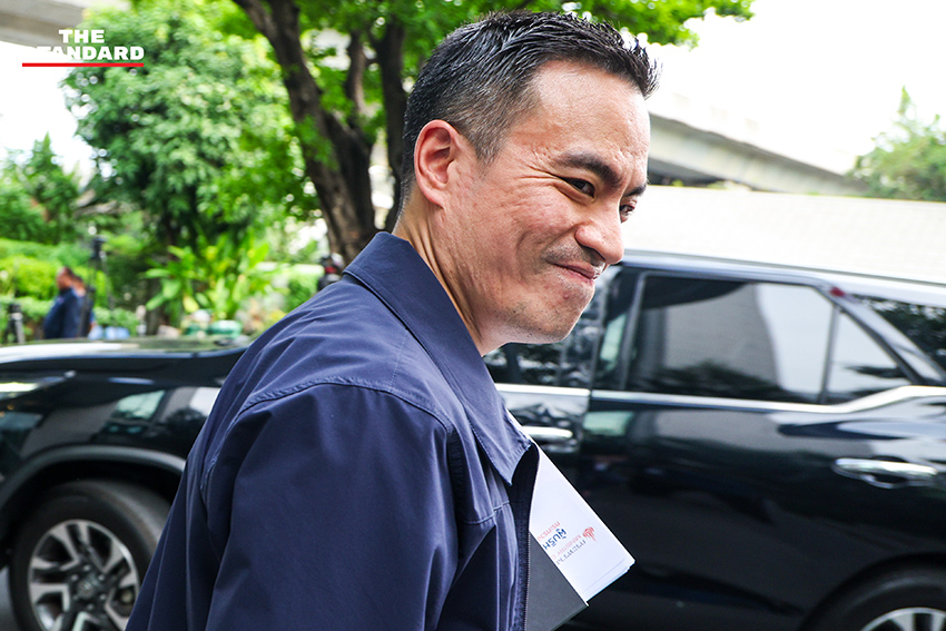 นายกฯ อนุทิน ชาญวีรกูล แถลงข่าวกรณีสั่งสอบกักตุนน้ำมันและเร่งตรวจสอบคุณสมบัติ ครม. 6