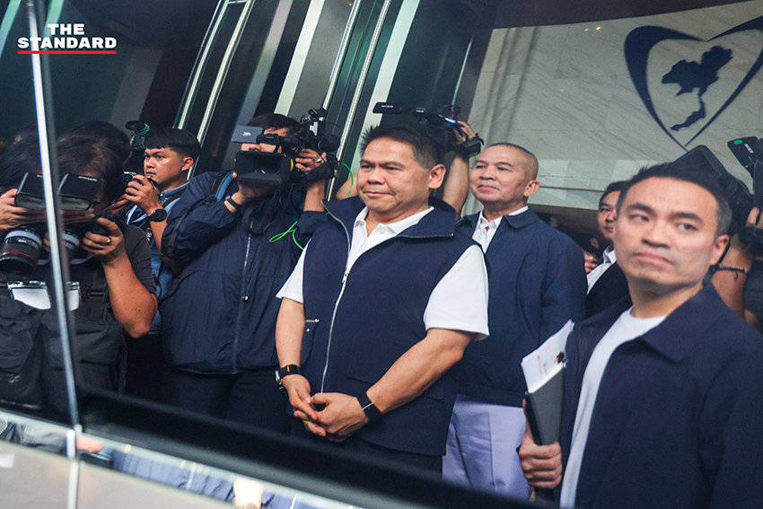 นายกฯ อนุทิน ชาญวีรกูล แถลงข่าวกรณีสั่งสอบกักตุนน้ำมันและเร่งตรวจสอบคุณสมบัติ ครม. 7