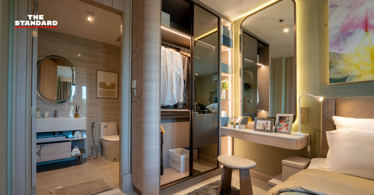 ภาพ คีรี กาญจนพาสน์ ประธานกลุ่มบริษัทบีทีเอส เยี่ยมชมห้องตัวอย่างโครงการ D:CRAFT KHLONG LUANG ของบ้านชาวไทย