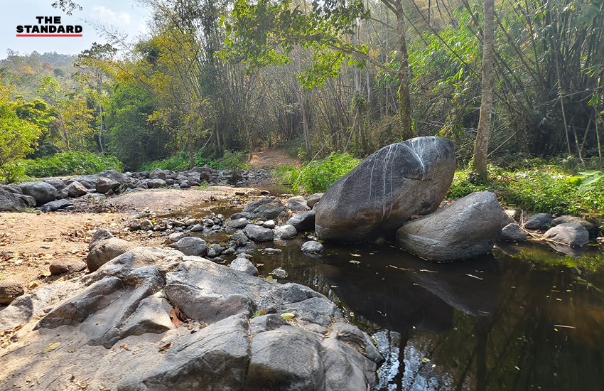 ภาพมุมสูงอ่างเก็บน้ำบ้านไทยประจัน จังหวัดราชบุรี โครงการพระราชดำริเพื่อบริหารจัดการน้ำและเศรษฐกิจชุมชน 3